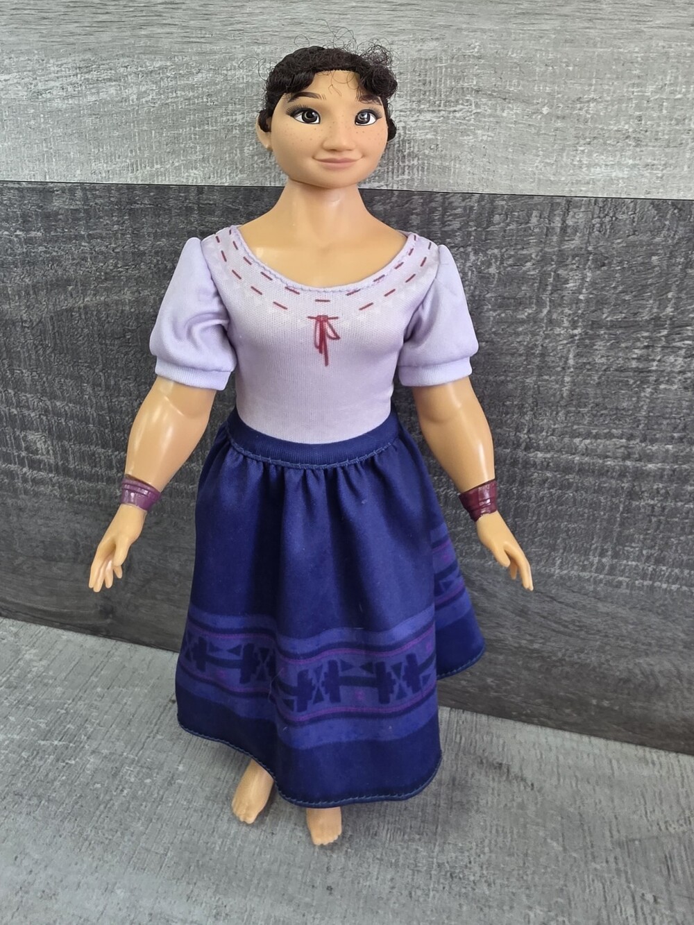 Disney Encanto Luisa Madrigal Strong 12" Fashion Doll Jakks Pacific g50